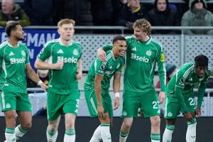 Samo u PL - Everton sa desetoricom slavio u Mančesteru, pa ga sa 11 razbio Njukasl na "Gudisonu"